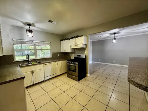 4535 Clermont Avenue Groves TX 77619