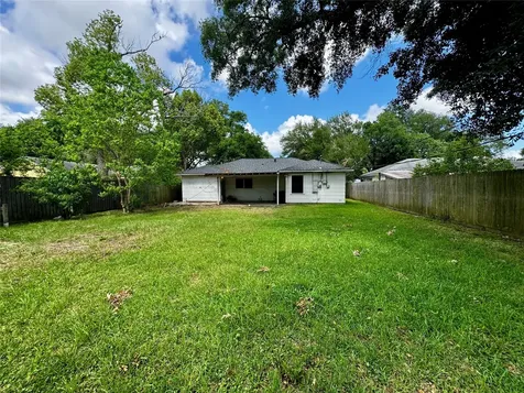4535 Clermont Avenue Groves TX 77619