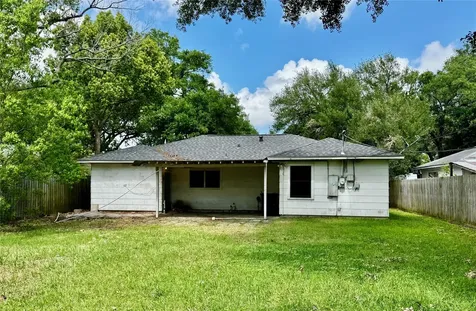 4535 Clermont Avenue Groves TX 77619