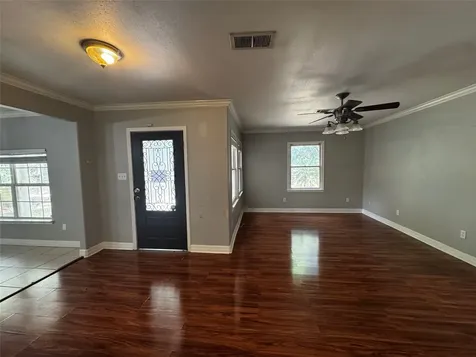 4535 Clermont Avenue Groves TX 77619