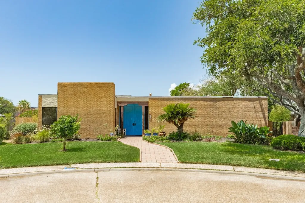 47 Colony Park Circle Galveston TX 77551