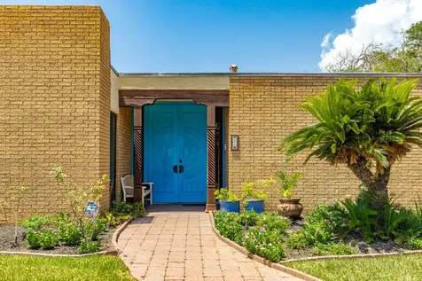 47 Colony Park Circle Galveston TX 77551