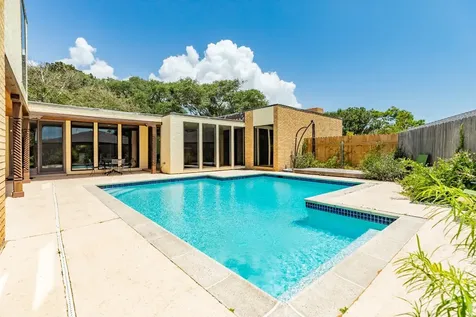 47 Colony Park Circle Galveston TX 77551