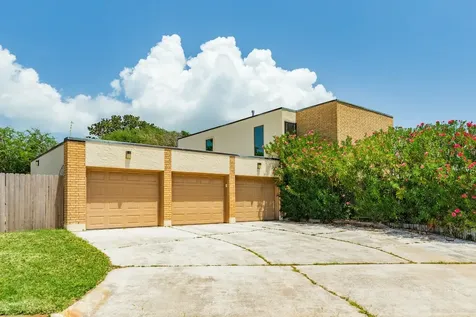 47 Colony Park Circle Galveston TX 77551