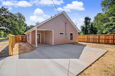509 Milam Street Hearne TX 77859
