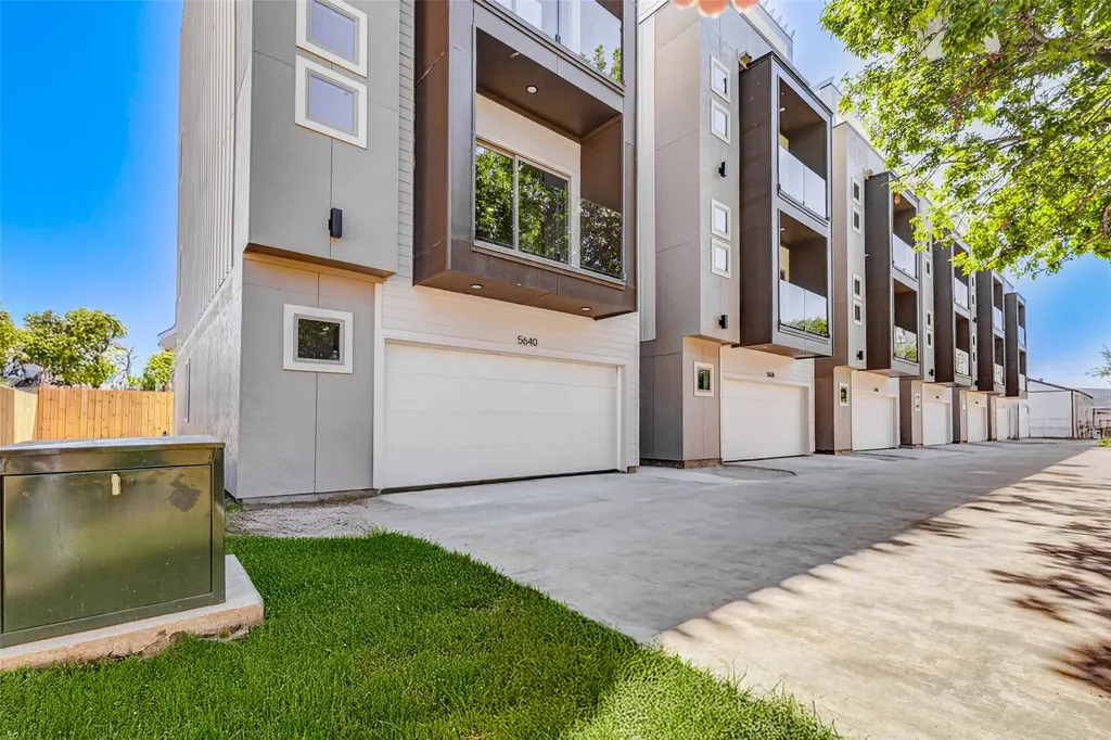 5638 Dolores Street Houston TX 77057