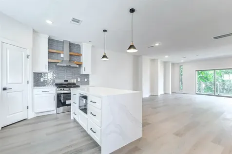 5638 Dolores Street Houston TX 77057