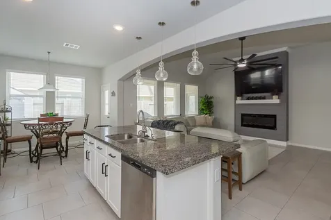 1842 Kenley Way Alvin TX 77511