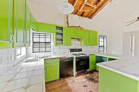 222 E Southland Avenue Alvin TX 77511