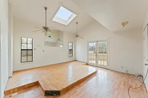 222 E Southland Avenue Alvin TX 77511