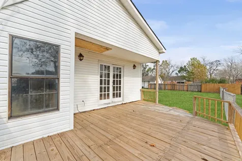 222 E Southland Avenue Alvin TX 77511