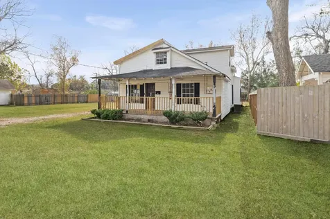222 E Southland Avenue Alvin TX 77511