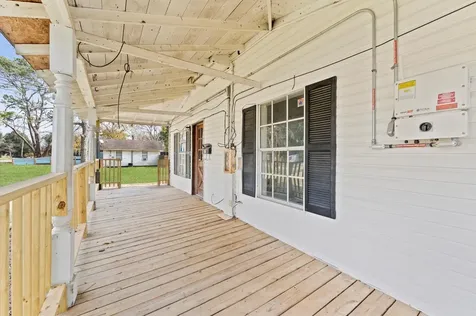 222 E Southland Avenue Alvin TX 77511