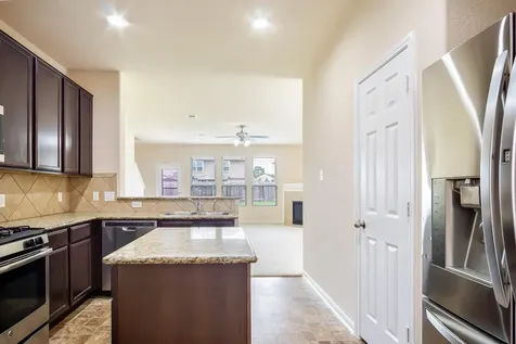 5215 Espuela Lane Baytown TX 77521