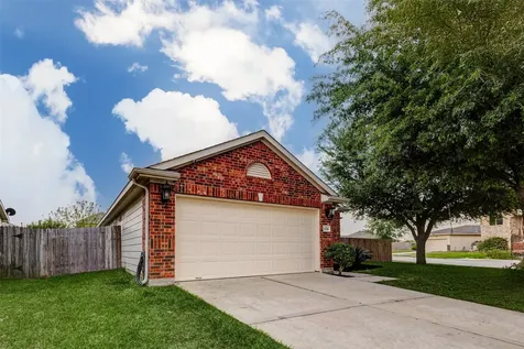 7039 Primrose Road Baytown TX 77521