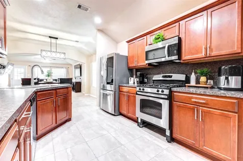 7039 Primrose Road Baytown TX 77521