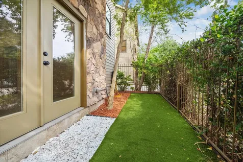 415 Tuam Street Houston TX 77006