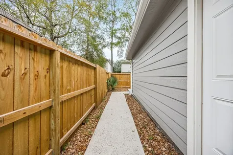 16945 Scenic Knoll Conroe TX 77385