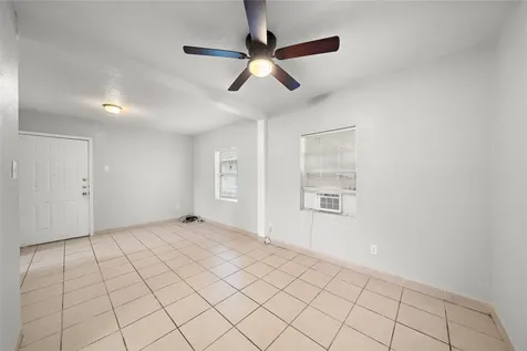 806 3rd Avenue N 12 1/2 Texas City TX 77590