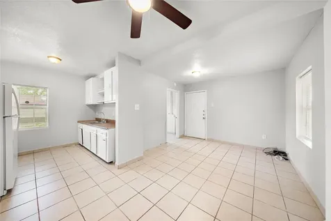 806 3rd Avenue N 12 1/2 Texas City TX 77590