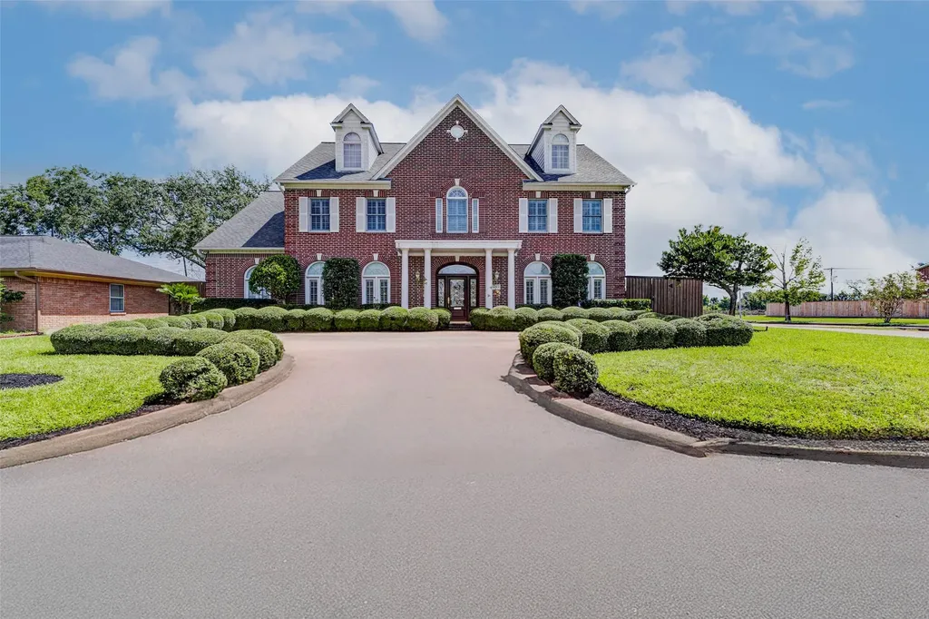 10713 Greenwillow Street Houston TX 77035