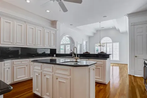 10713 Greenwillow Street Houston TX 77035