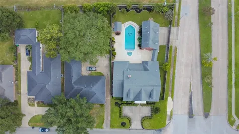 10713 Greenwillow Street Houston TX 77035