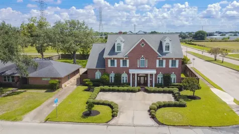 10713 Greenwillow Street Houston TX 77035