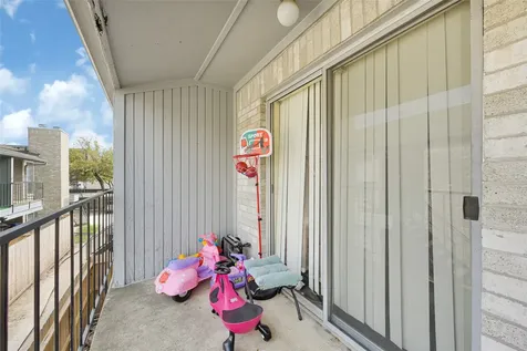 6500 Sands Point Drive 708 Houston TX 77074