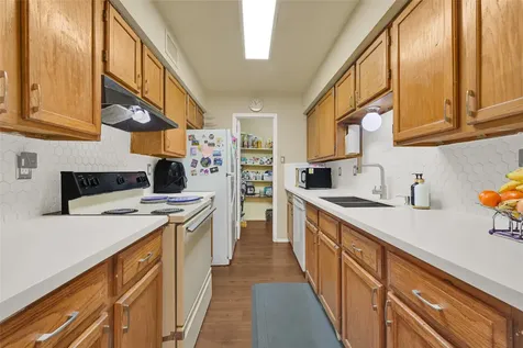 6500 Sands Point Drive 708 Houston TX 77074