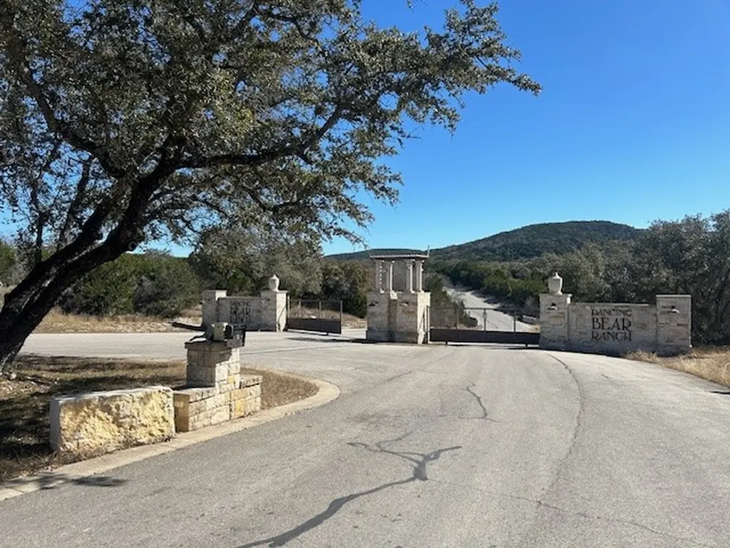 Lot 418 Private Road 1748 Road Mico TX 78023