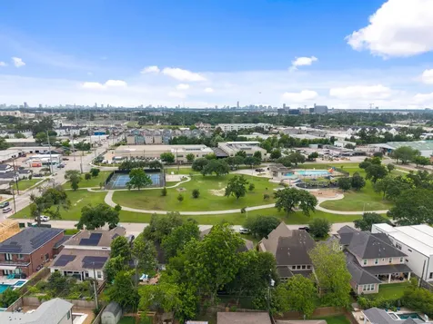1418 Du Barry Lane Houston TX 77018