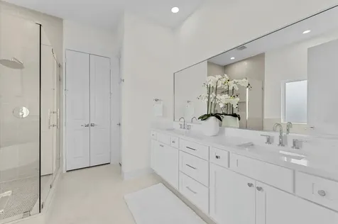 4129 De George Street Houston TX 77009