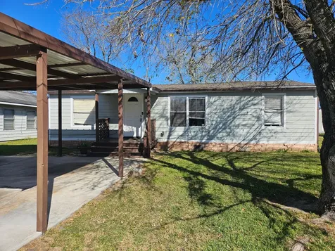 2000 W W Humble Street Baytown TX 77520