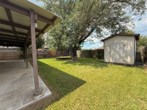 2000 W W Humble Street Baytown TX 77520