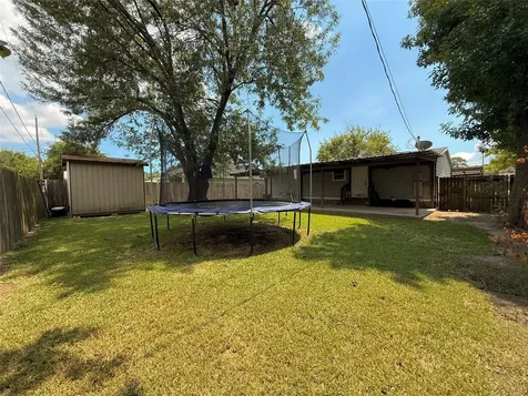 2000 W W Humble Street Baytown TX 77520