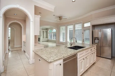 3213 Mcculloch Circle Houston TX 77056