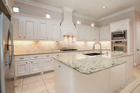 3213 Mcculloch Circle Houston TX 77056