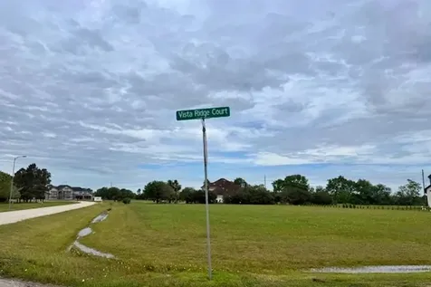 6211 Vista Ridge Court Richmond TX 77469