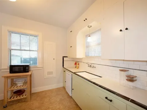 5111 Avenue Q 1/2 Galveston TX 77551