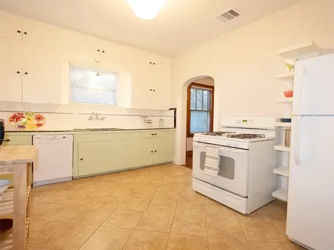 5111 Avenue Q 1/2 Galveston TX 77551