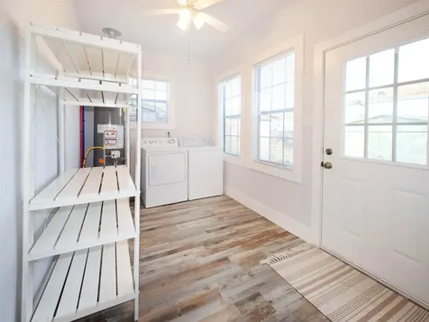 5111 Avenue Q 1/2 Galveston TX 77551