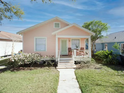 5111 Avenue Q 1/2 Galveston TX 77551