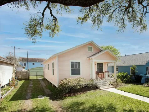 5111 Avenue Q 1/2 Galveston TX 77551