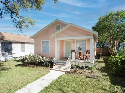 5111 Avenue Q 1/2 Galveston TX 77551