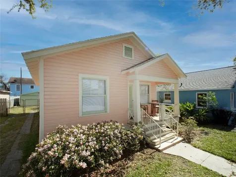 5111 Avenue Q 1/2 Galveston TX 77551