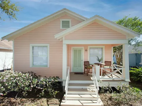 5111 Avenue Q 1/2 Galveston TX 77551