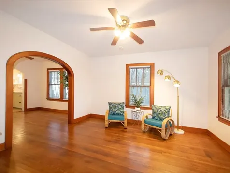 5111 Avenue Q 1/2 Galveston TX 77551