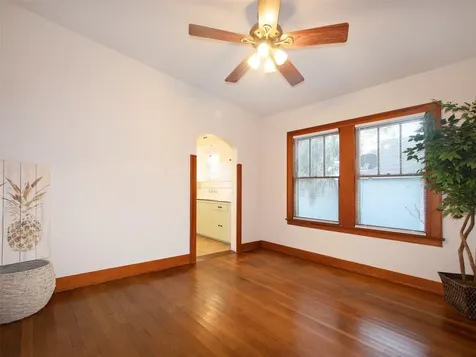 5111 Avenue Q 1/2 Galveston TX 77551