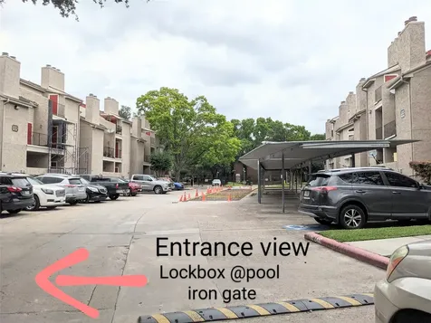 10855 Meadowglen Lane 702 Houston TX 77042